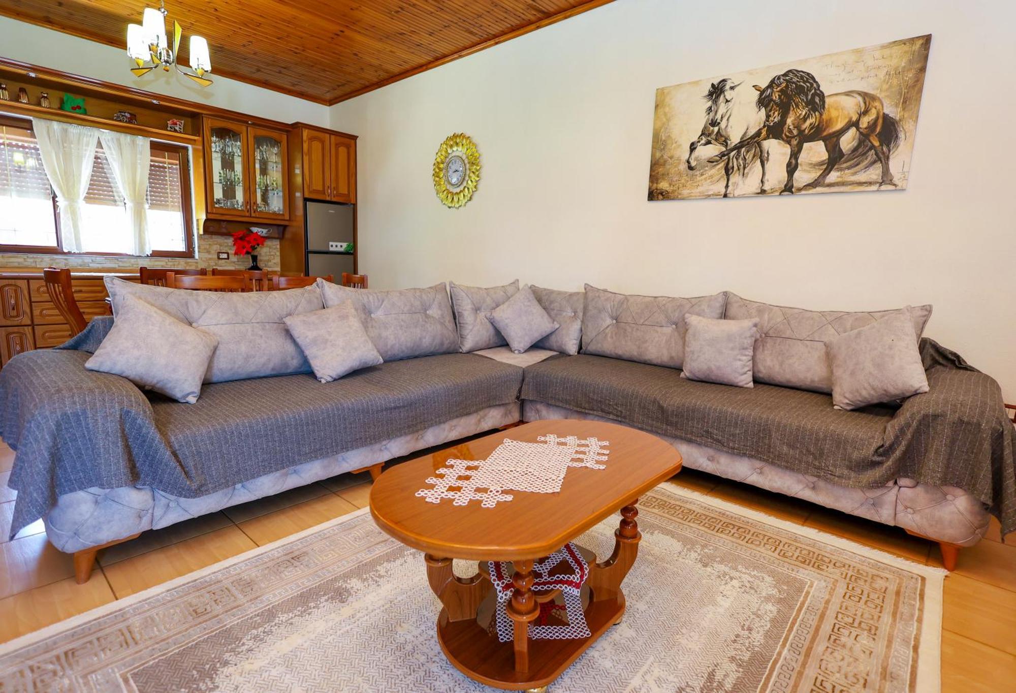 Villa Kevin Berat Bagian luar foto