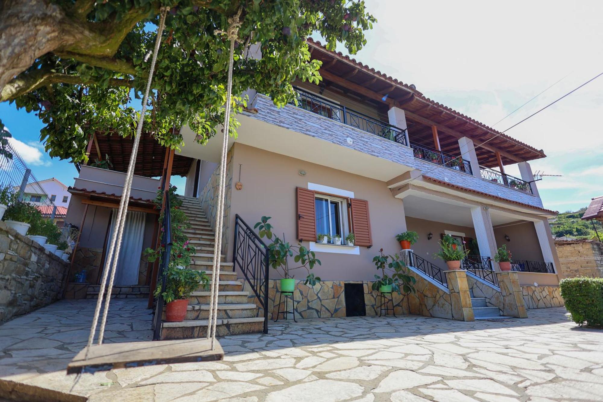 Villa Kevin Berat Bagian luar foto