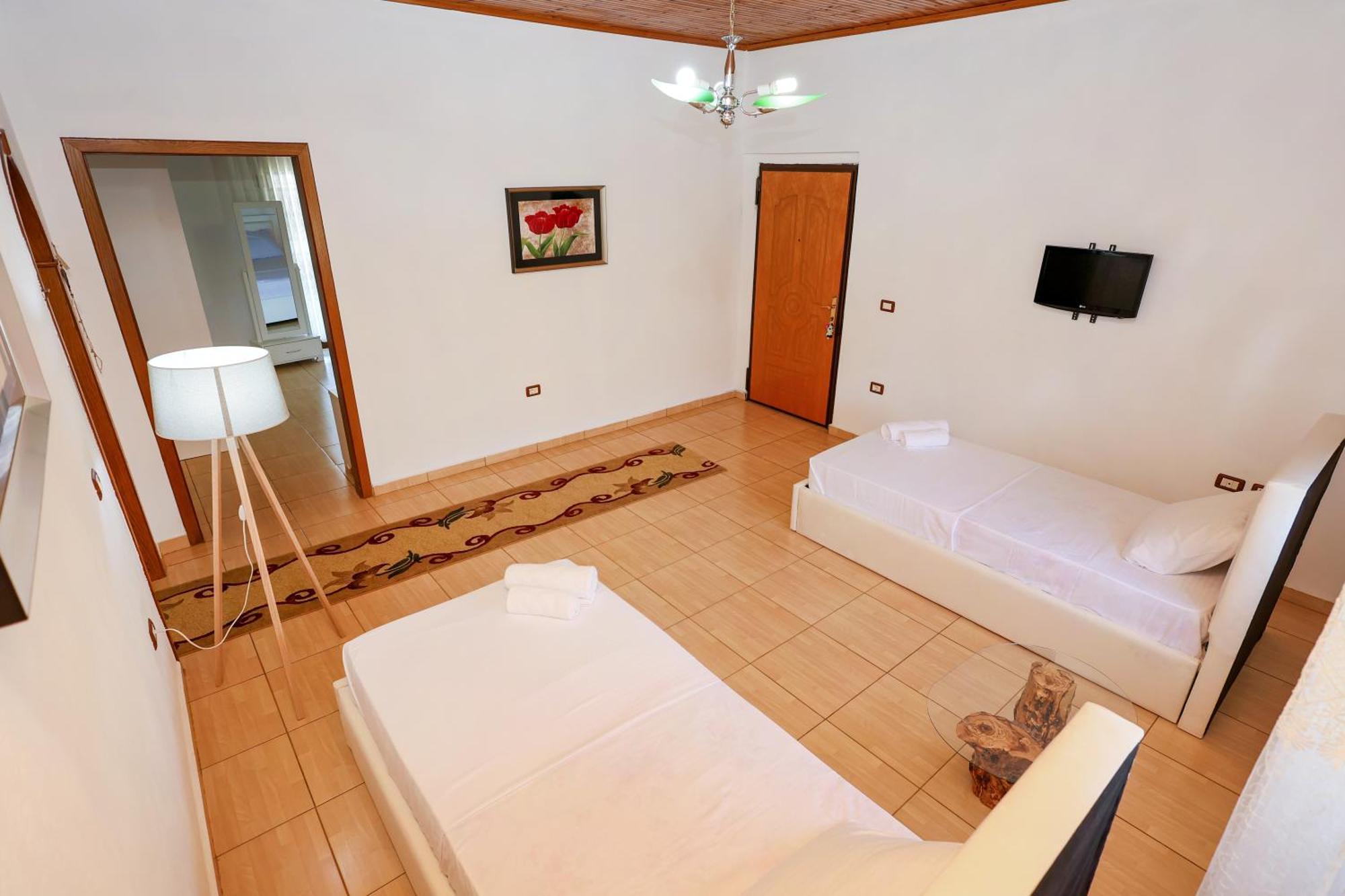 Villa Kevin Berat Bagian luar foto