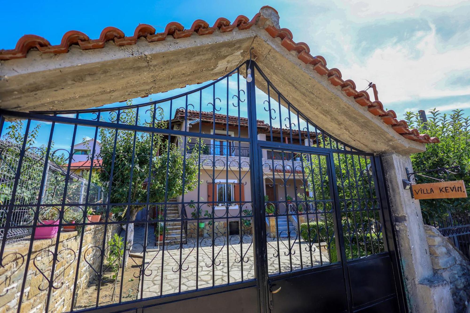 Villa Kevin Berat Bagian luar foto