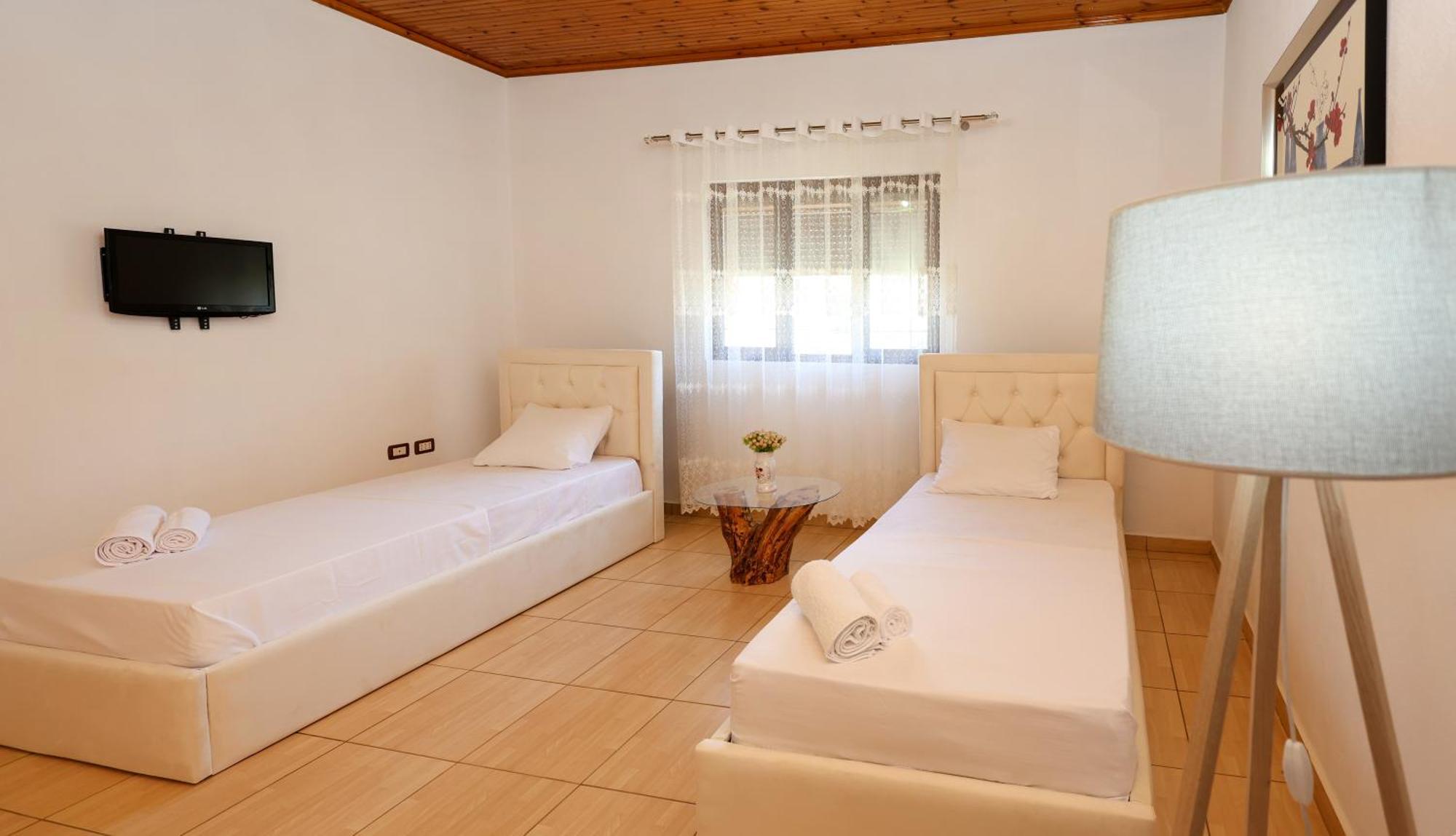 Villa Kevin Berat Bagian luar foto
