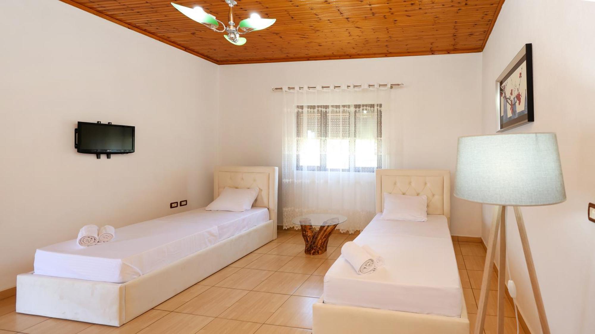 Villa Kevin Berat Bagian luar foto